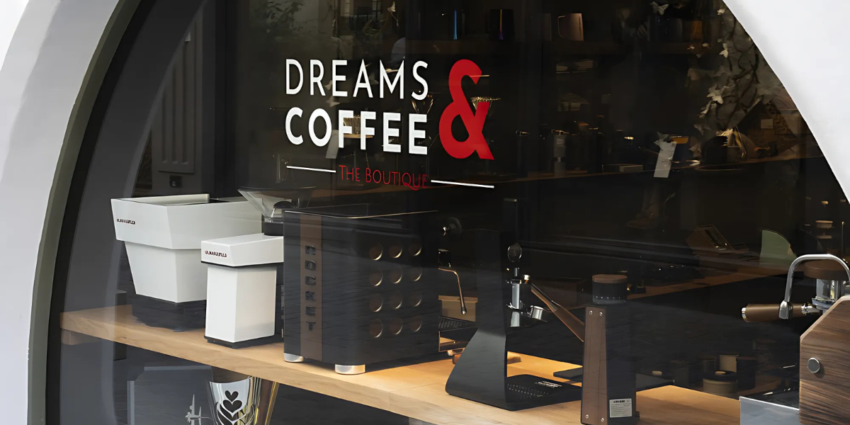 Dreams Coffee Boutique Luzern Showroom mit Espressomaschinen und Kaffeezubehör